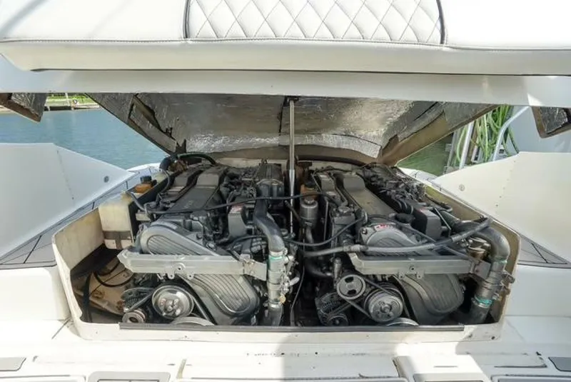 Slide: The Image of Spectre 37 Center Console 2007 - 24