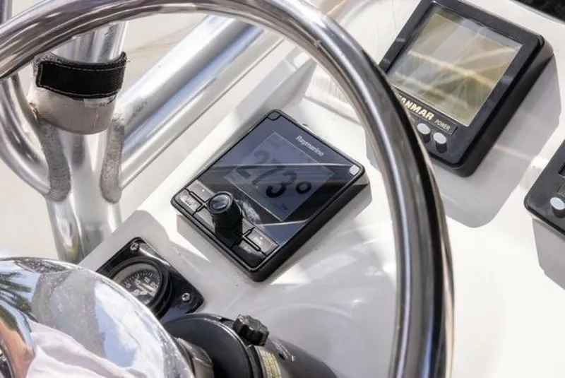 Slide: The Image of Spectre 37 Center Console 2007 - 30