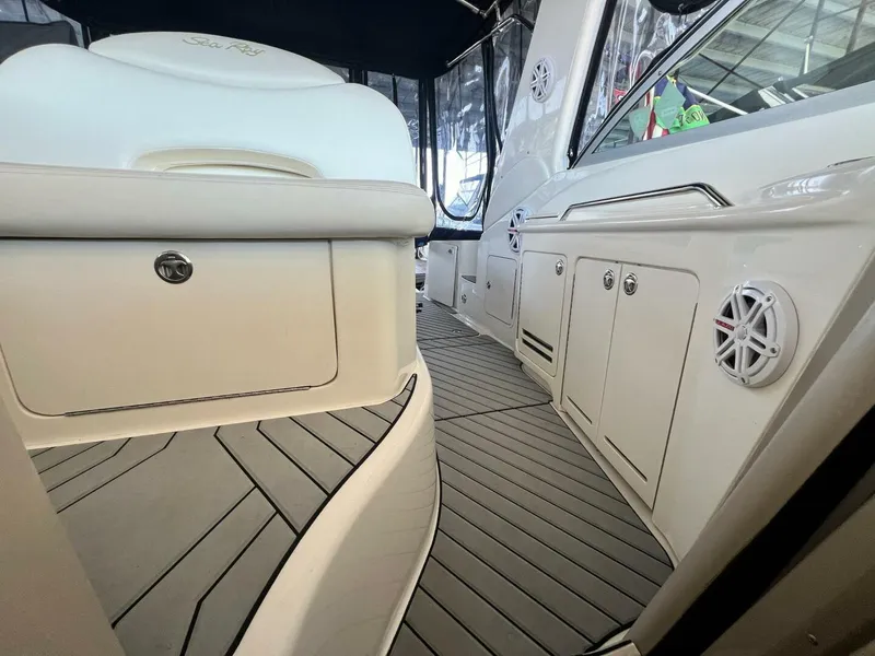 Slide: The Image of Sea Ray 340 Sundancer 2002 - 20