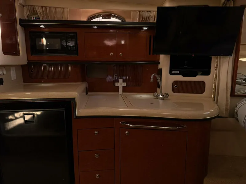 Slide: The Image of Sea Ray 340 Sundancer 2002 - 22
