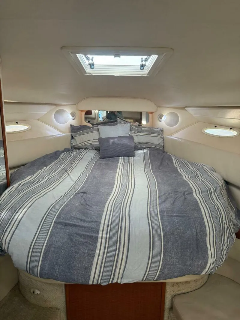 Slide: The Image of Sea Ray 340 Sundancer 2002 - 28