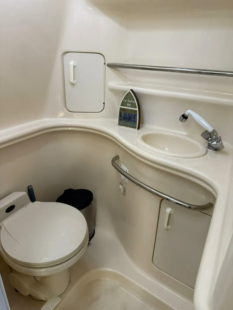 Slide: The Image of Sea Ray 340 Sundancer 2002 - 29