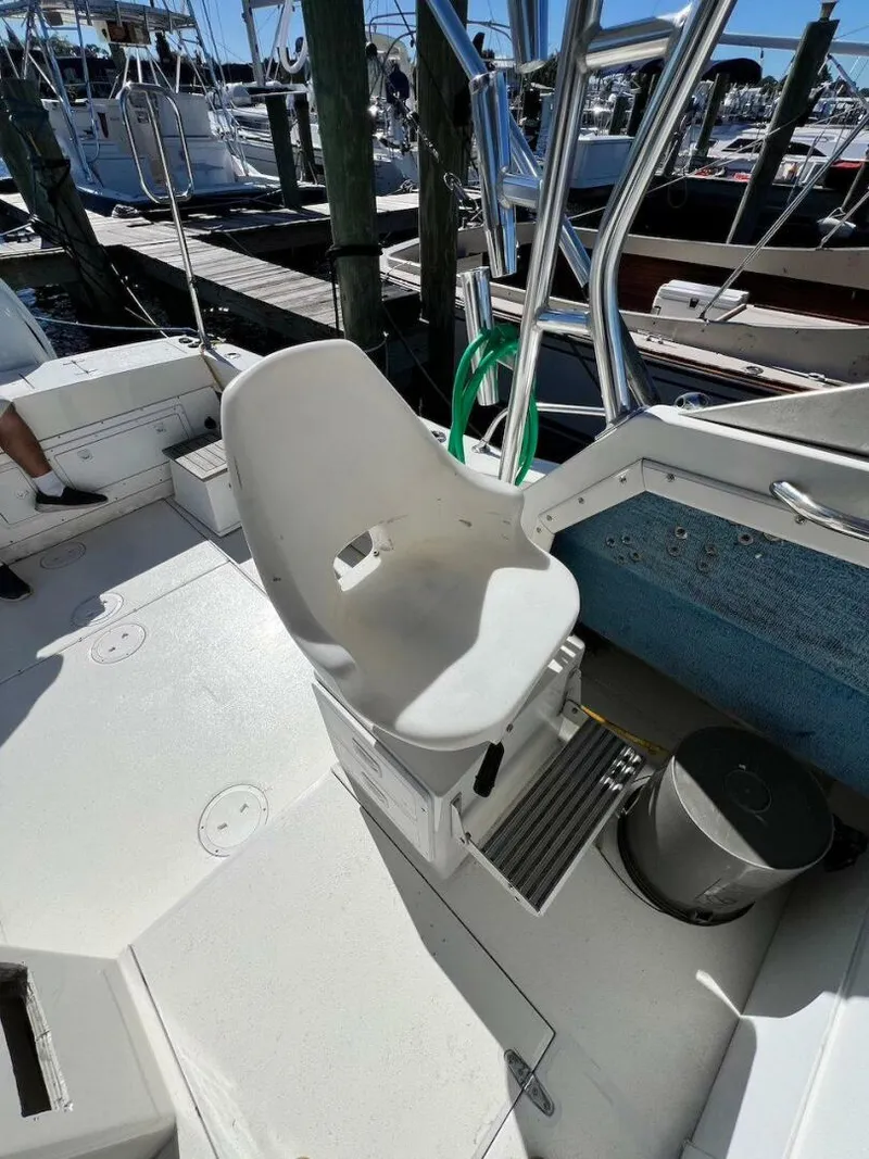 Slide: The Image of Grady-White 25 SAILFISH 1988 - 18