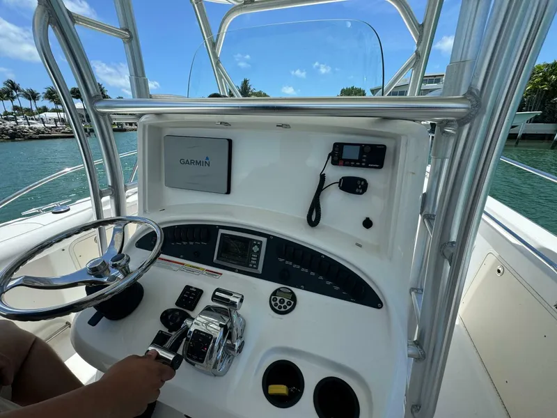 Slide: The Image of Boston Whaler 320 Outrage 2008 - 15