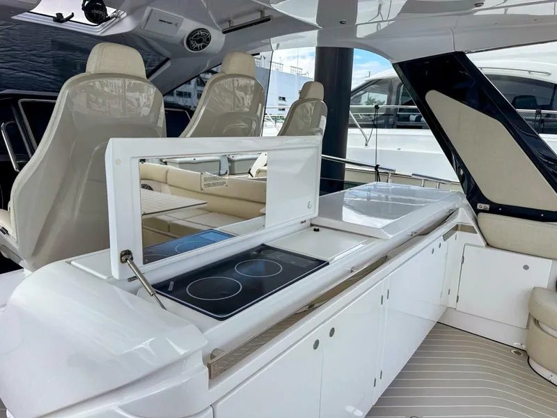 Slide: The Image of Azimut Verve 47 2023 - 12