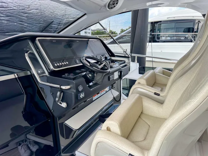 Slide: The Image of Azimut Verve 47 2023 - 16