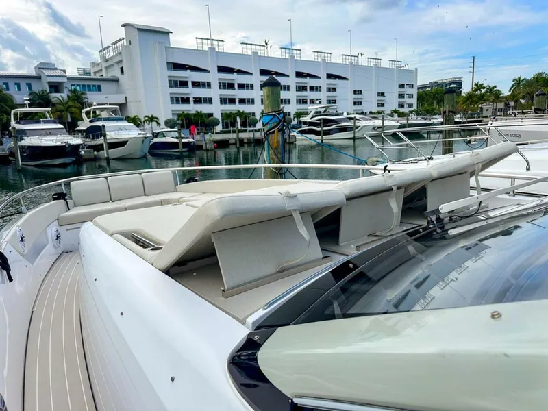 Slide: The Image of Azimut Verve 47 2023 - 27