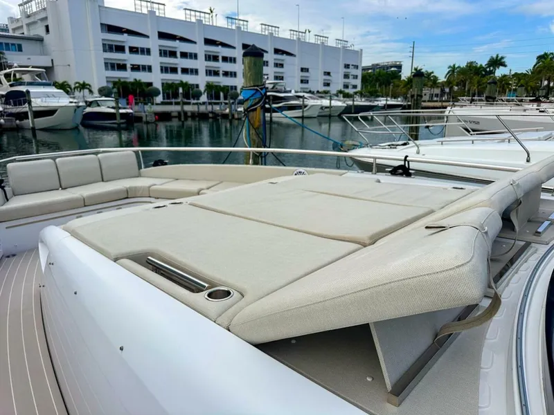 Slide: The Image of Azimut Verve 47 2023 - 28