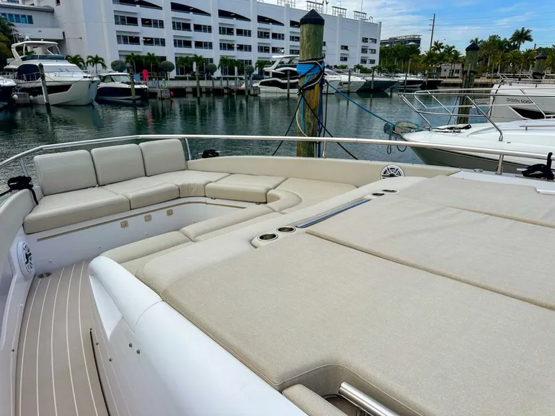 Slide: The Image of Azimut Verve 47 2023 - 29