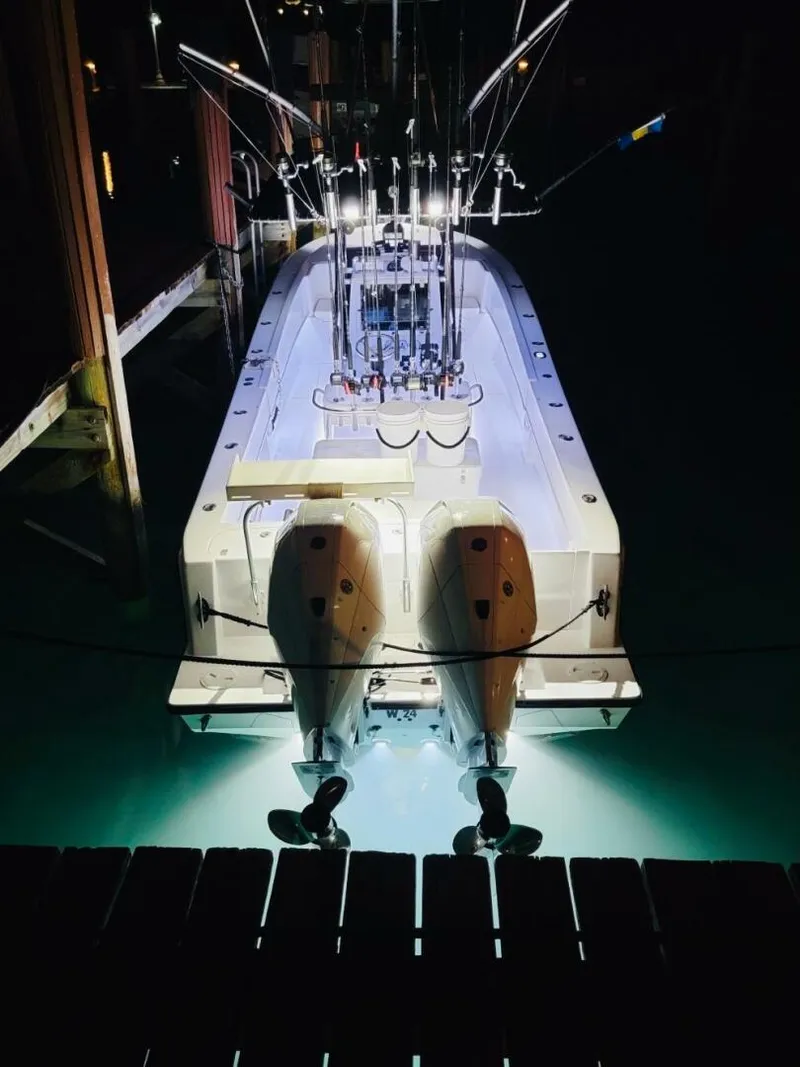 Slide: The Image of Contender 31 Cuddy 2004 - 36