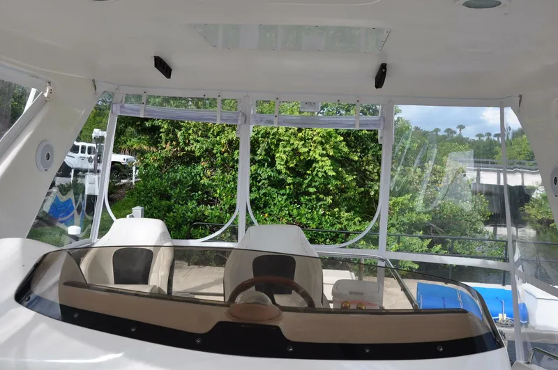 Slide: The Image of Sea Ray 480 Sedan Bridge 1998 - 19