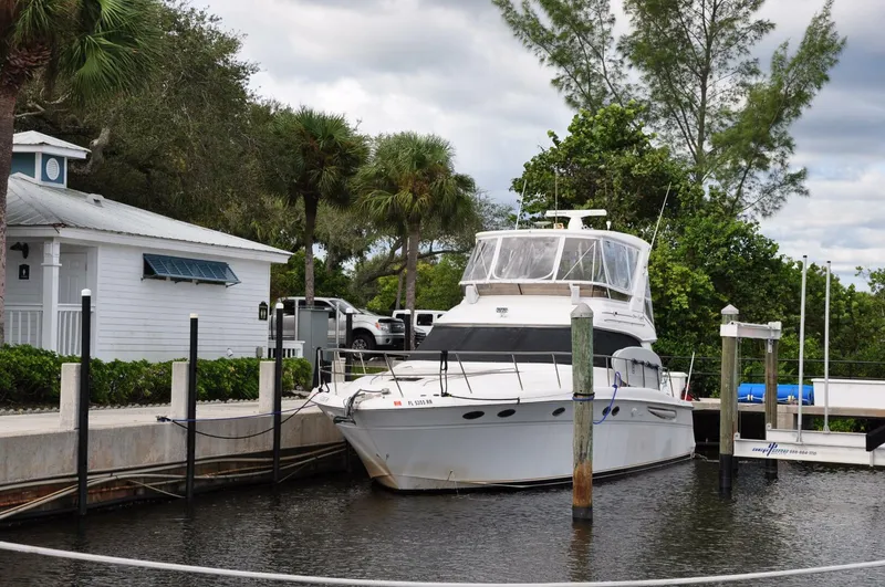 Slide: The Image of Sea Ray 480 Sedan Bridge 1998 - 2