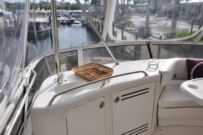 Slide: The Image of Sea Ray 480 Sedan Bridge 1998 - 21