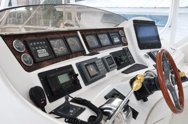 Slide: The Image of Sea Ray 480 Sedan Bridge 1998 - 28