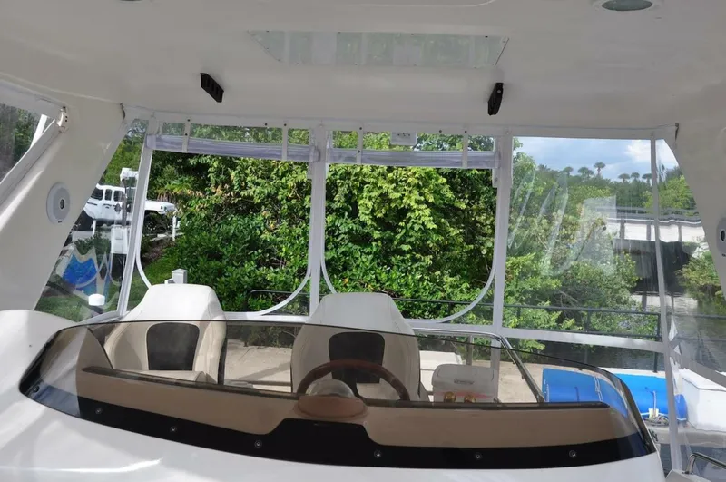 Slide: The Image of Sea Ray 480 Sedan Bridge 1998 - 29