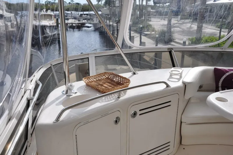 Slide: The Image of Sea Ray 480 Sedan Bridge 1998 - 33