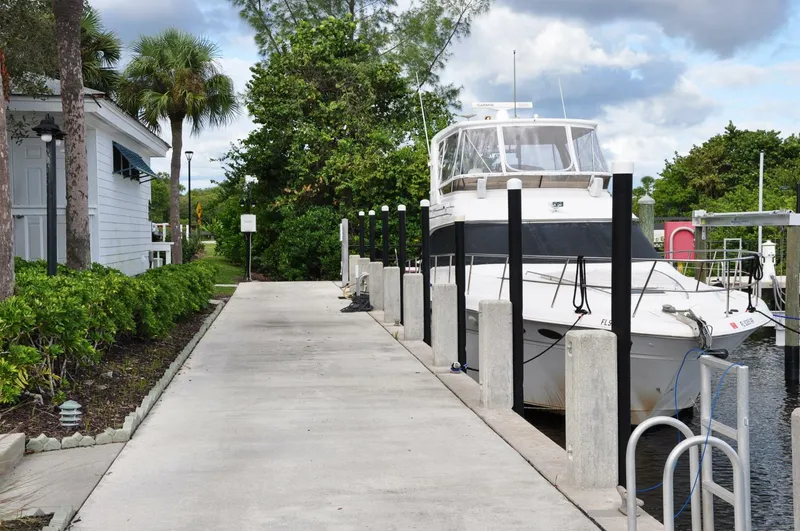 Slide: The Image of Sea Ray 480 Sedan Bridge 1998 - 5