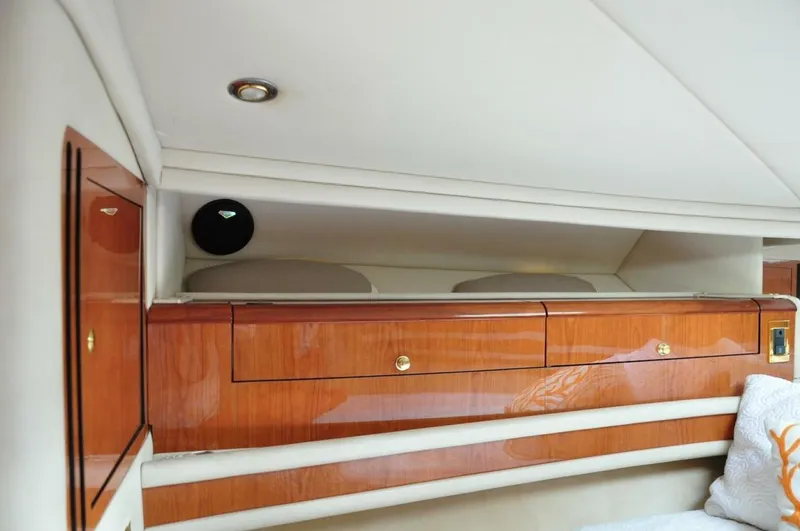 Slide: The Image of Sea Ray 480 Sedan Bridge 1998 - 55