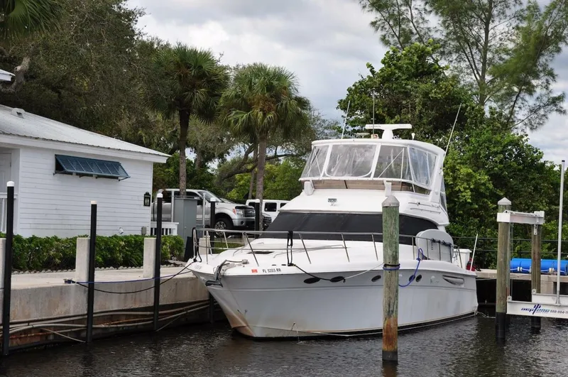 Slide: The Image of Sea Ray 480 Sedan Bridge 1998 - 7