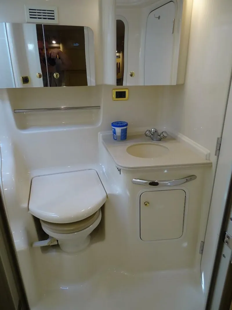 Slide: The Image of Sea Ray 410 Sundancer 2001 - 19