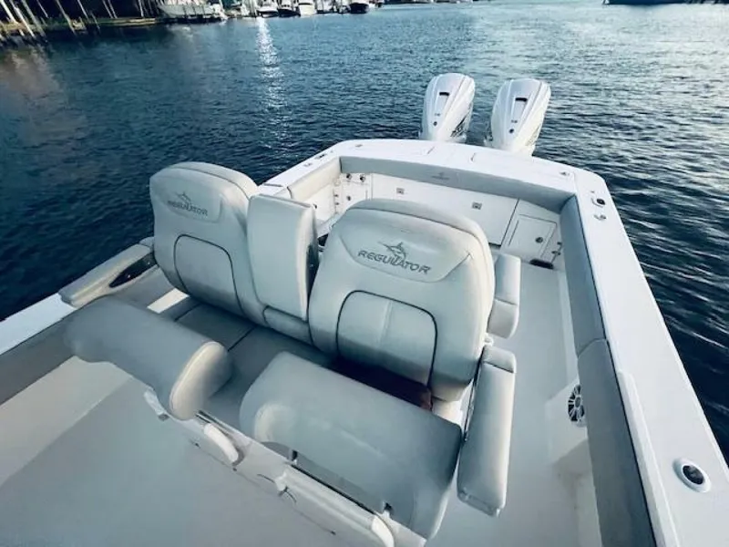 Slide: The Image of Regulator Marine 34 2021 - 34