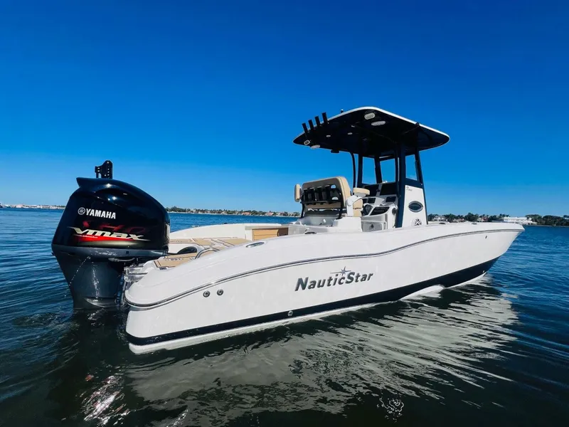 Slide: The Image of NauticStar 251 Hybrid 2020 - 12