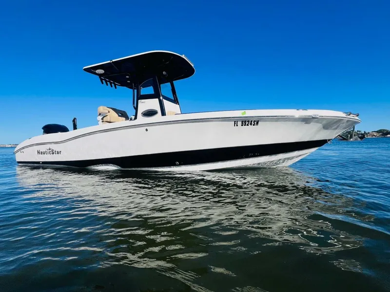Slide: The Image of NauticStar 251 Hybrid 2020 - 14