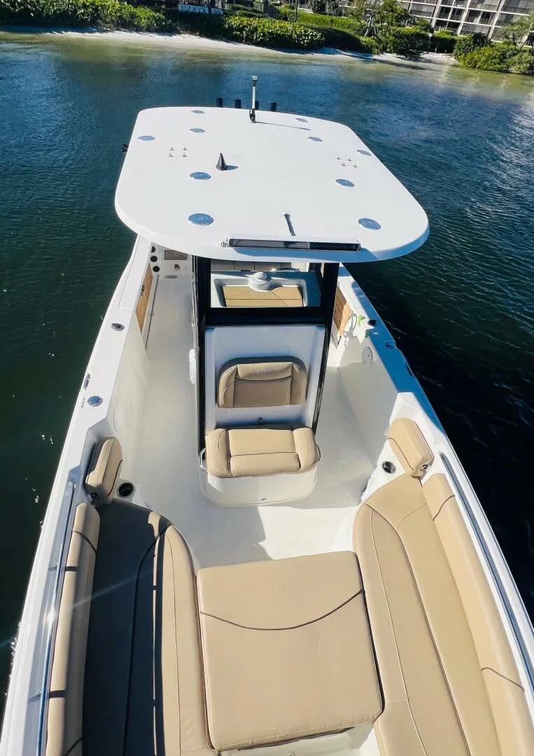 Slide: The Image of NauticStar 251 Hybrid 2020 - 22