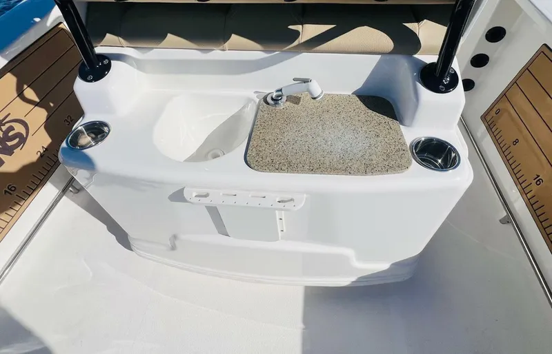Slide: The Image of NauticStar 251 Hybrid 2020 - 36