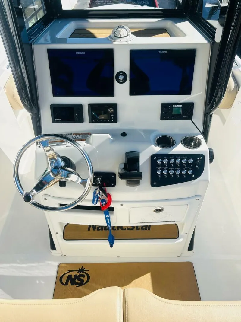Slide: The Image of NauticStar 251 Hybrid 2020 - 40