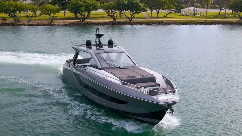 Slide: The Image of Azimut Verve 47 2022 - 12