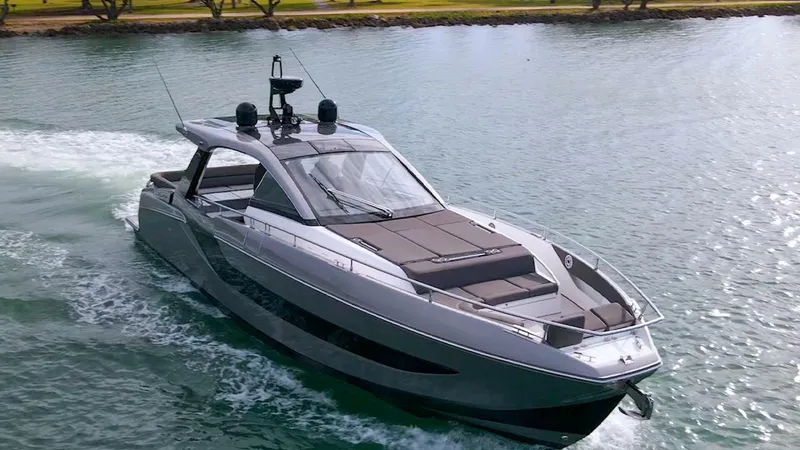 Slide: The Image of Azimut Verve 47 2022 - 13