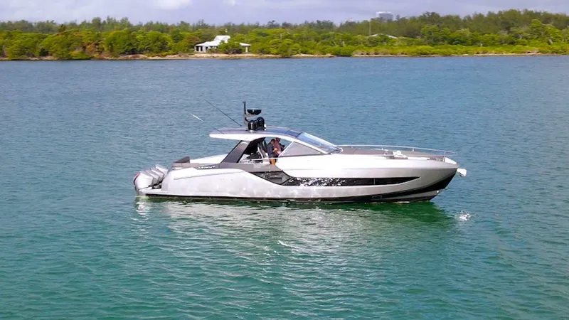 Slide: The Image of Azimut Verve 47 2022 - 17