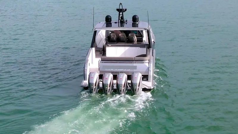 Slide: The Image of Azimut Verve 47 2022 - 22