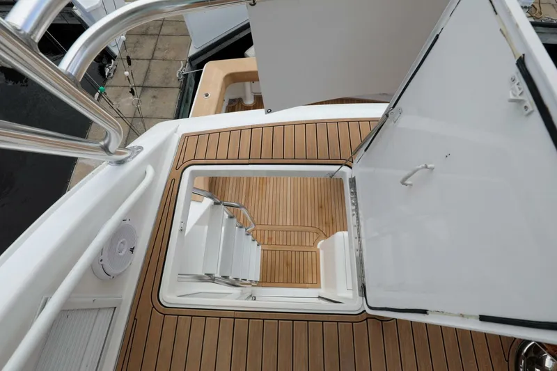 Slide: The Image of Viking 48 Convertible 2005 - 39