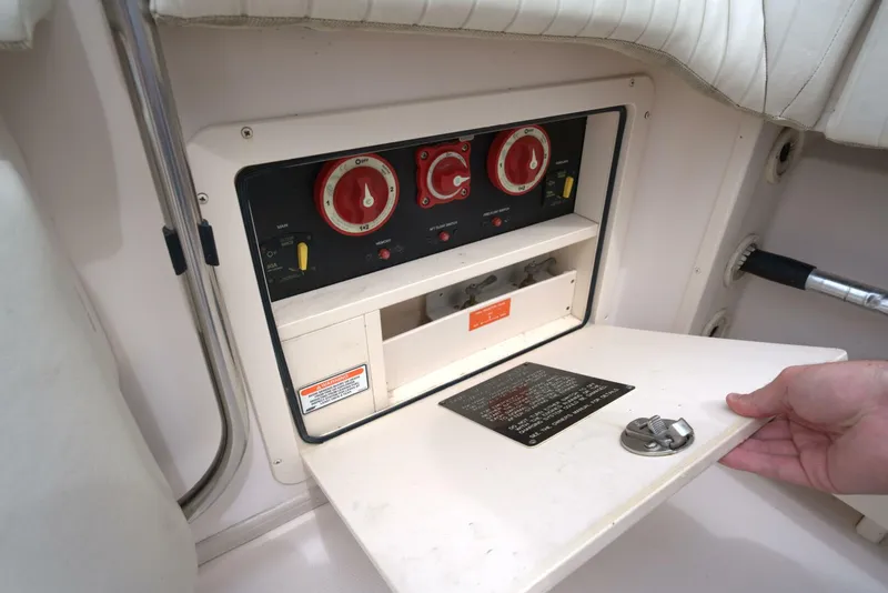 Slide: The Image of Grady-White Express 330 2007 - 7