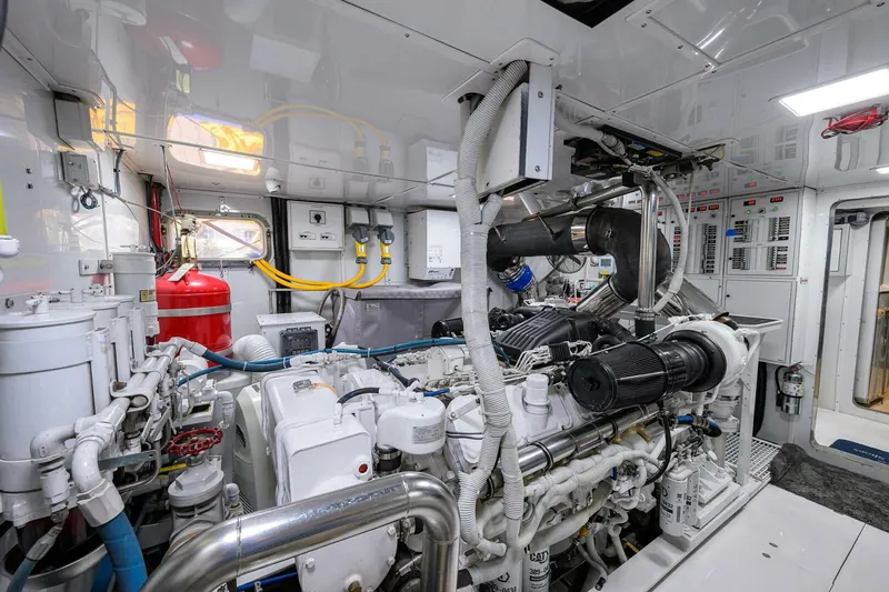 Slide: The Image of Broward 108 Raised Pilothouse 1997 - 139