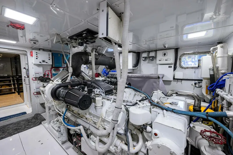 Slide: The Image of Broward 108 Raised Pilothouse 1997 - 140