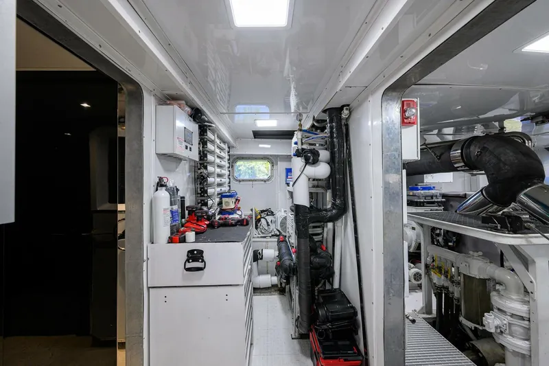 Slide: The Image of Broward 108 Raised Pilothouse 1997 - 144