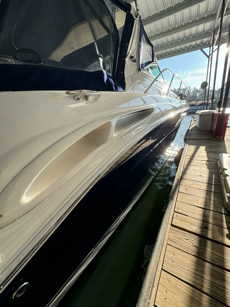 Slide: The Image of Sea Ray 380 Sundancer 2004 - 14