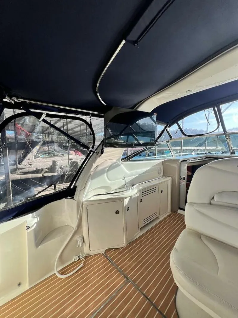 Slide: The Image of Sea Ray 380 Sundancer 2004 - 23