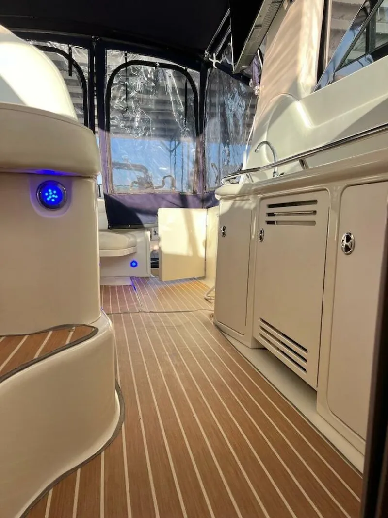 Slide: The Image of Sea Ray 380 Sundancer 2004 - 35