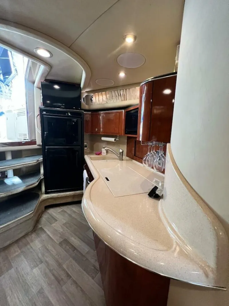 Slide: The Image of Sea Ray 380 Sundancer 2004 - 39