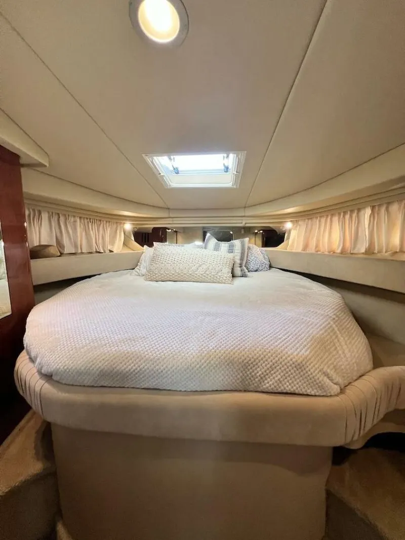 Slide: The Image of Sea Ray 380 Sundancer 2004 - 43