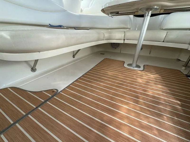 Slide: The Image of Sea Ray 380 Sundancer 2004 - 48