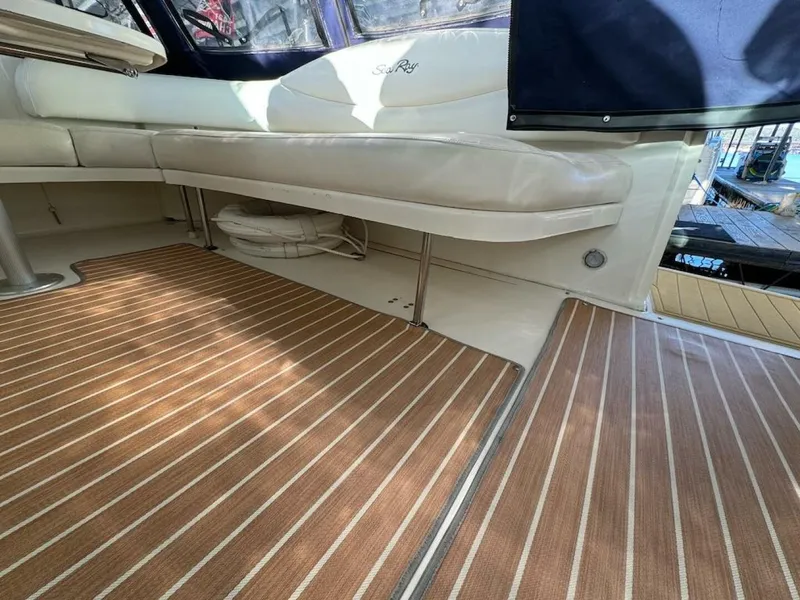 Slide: The Image of Sea Ray 380 Sundancer 2004 - 49
