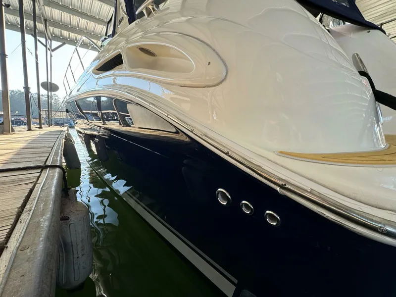 Slide: The Image of Sea Ray 380 Sundancer 2004 - 5