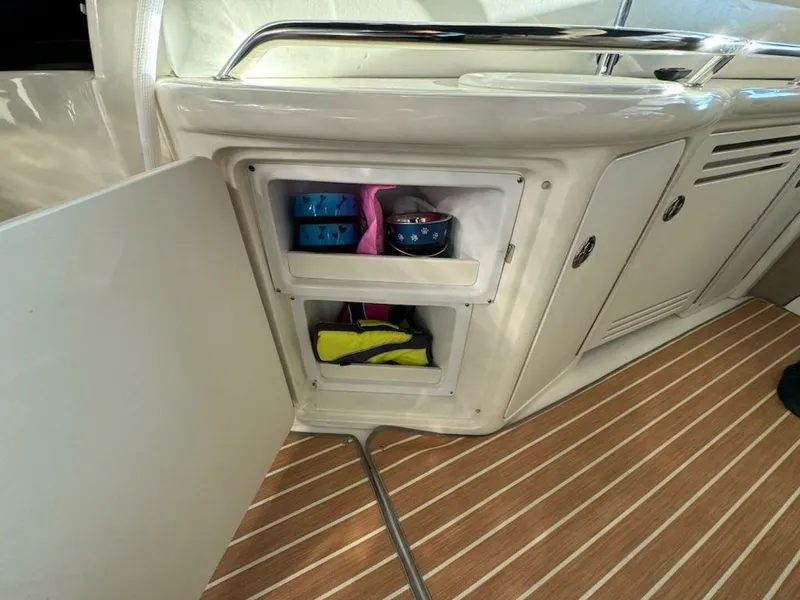 Slide: The Image of Sea Ray 380 Sundancer 2004 - 51