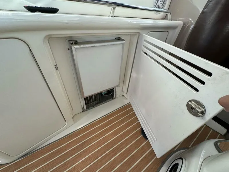 Slide: The Image of Sea Ray 380 Sundancer 2004 - 53