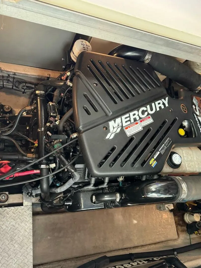 Slide: The Image of Sea Ray 380 Sundancer 2004 - 71